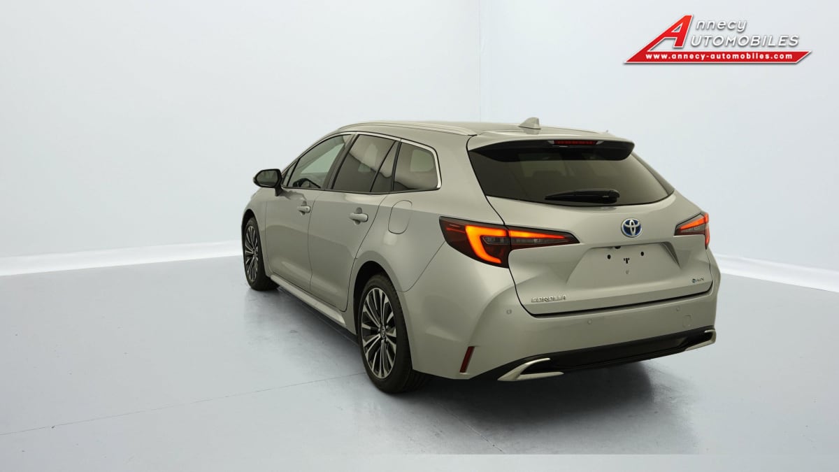 Toyota corolla touring sports - Hybride 196ch Design