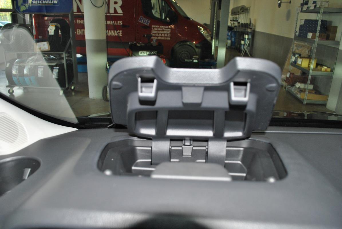 Renault Trafic - III (2) COMBI L2 2.0 DCI 150 9PL RED