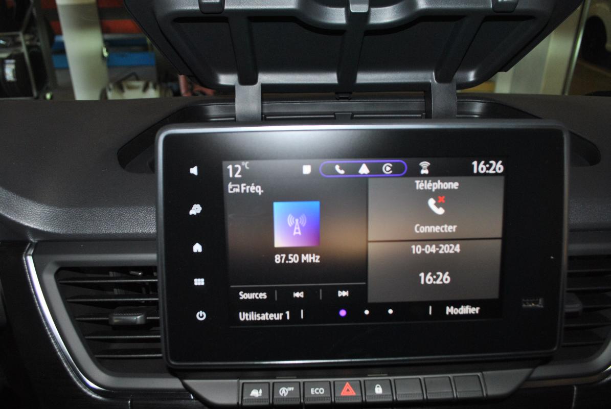 Renault Trafic - III (2) COMBI L2 2.0 DCI 150 9PL RED