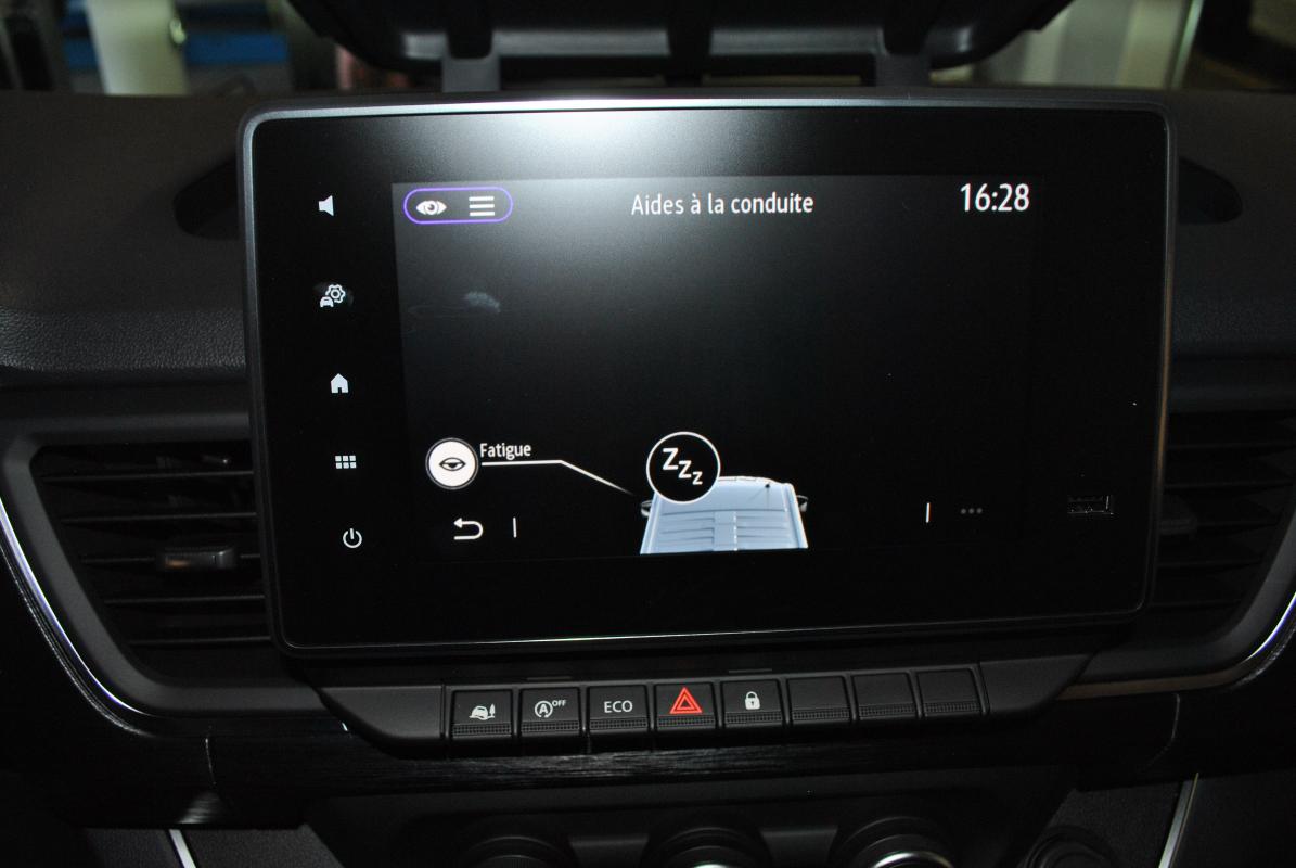 Renault Trafic - III (2) COMBI L2 2.0 DCI 150 9PL RED