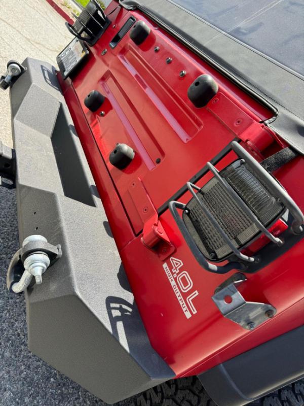 Jeep Wrangler - 4.0L 6 CYLINDRES rouge